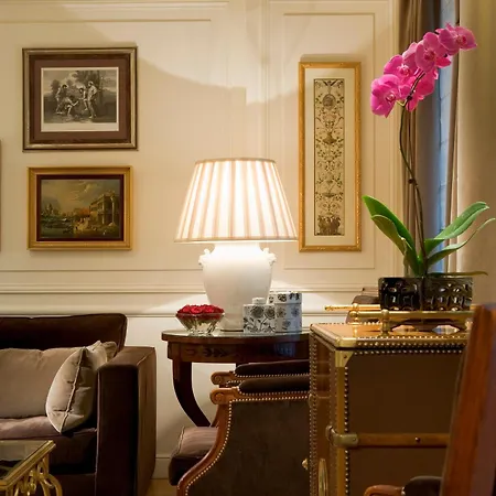 Hotell Francois 1er 4*