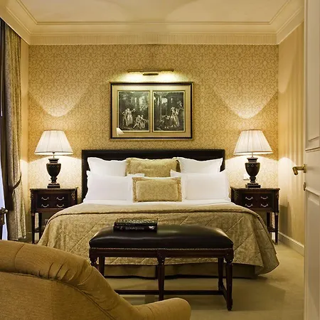 Hotel Francois 1er Paris