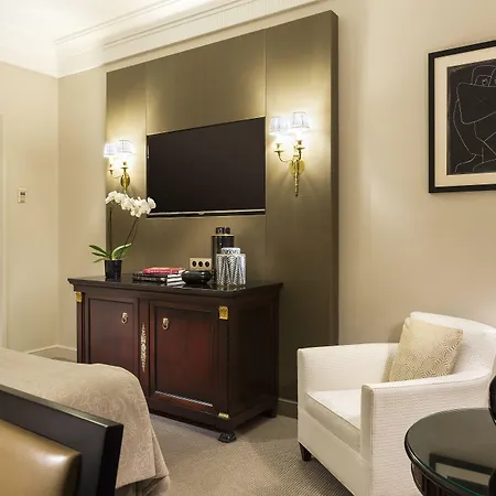 Francois 1er Hotel 4*