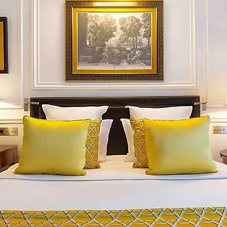 Francois 1er Hotel 4*
