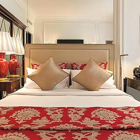Hotel Francois 1er 4*