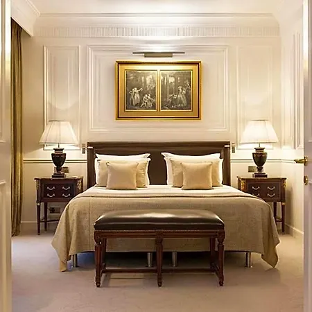 Hotel Francois 1er 4*