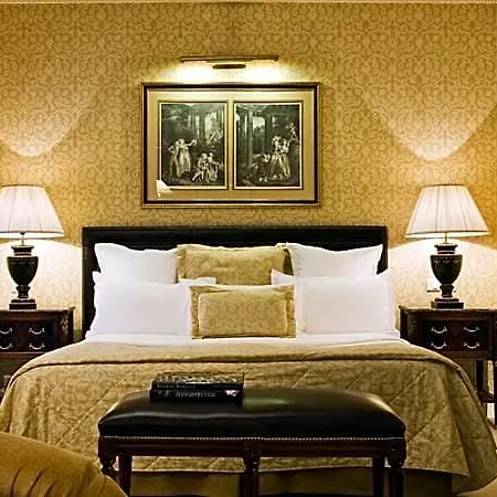 Francois 1er Hotel 4*