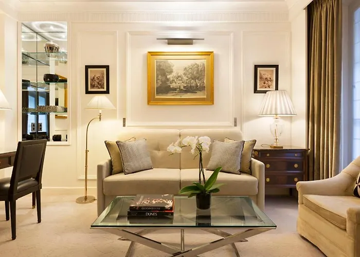 Francois 1er Hotel 4*