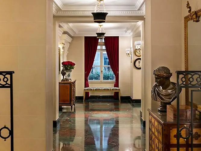 Francois 1er Hotel 4*