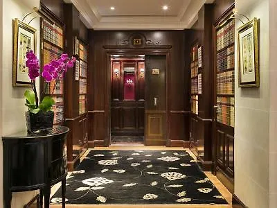 Francois 1er Hotel 4*