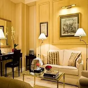 Francois 1er Hotel 4*