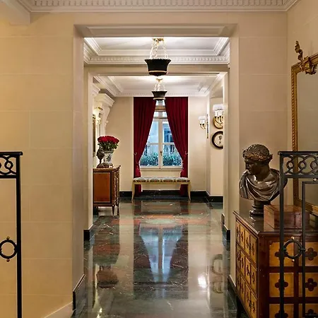 Francois 1er Hotel 4*