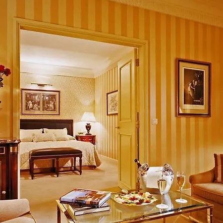 Hotel Francois 1er Paryż